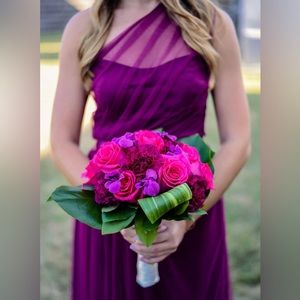 Monique Lhuillier fuscia bridesmaid dress
